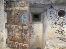 Ligne Maginot - COL DE GARDE (G) - EO10 - (Abri actif) - Bloc 2
Entrée, créneau JM, entrée d'air.