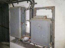 Ligne Maginot - COL DE GARDE (G) - EO10 - (Abri actif) - Bloc 1
Système de commande du monte-charge.