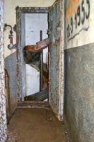 Ligne Maginot - ROCHONVILLERS - A8 - (Ouvrage d'artillerie) - Bloc 2
Tourelle pour deux tubes de 75 mle 33
Le tobogan de descente des douilles dans la cage d'escalier menant au bloc