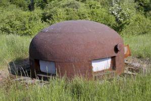 Ligne Maginot - ROCHONVILLERS - A8 - (Ouvrage d'artillerie) - Bloc 8
Une cloche GFM. Les volets blancs sont de facture récente.