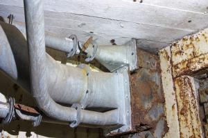 Ligne Maginot - ROCHONVILLERS - A8 - (Ouvrage d'artillerie) - Bloc 8
Dans la caponnière de défense de façade. Noter la marque 'Bloc 15 - DO' sur le cône de raccordement du tuyau.