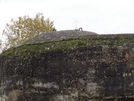 Ligne Maginot - MC07 - STG R - (Casemate d'infanterie - Double) - Le bouchon en béton du puits de la cloche AM non installée.