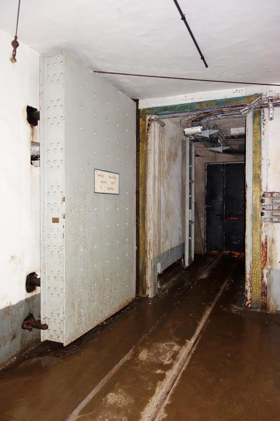 Ligne Maginot - SIMSERHOF - (Ouvrage d'artillerie) - Porte blindée pare-souffle de 7 tonnes - Michel Teiten