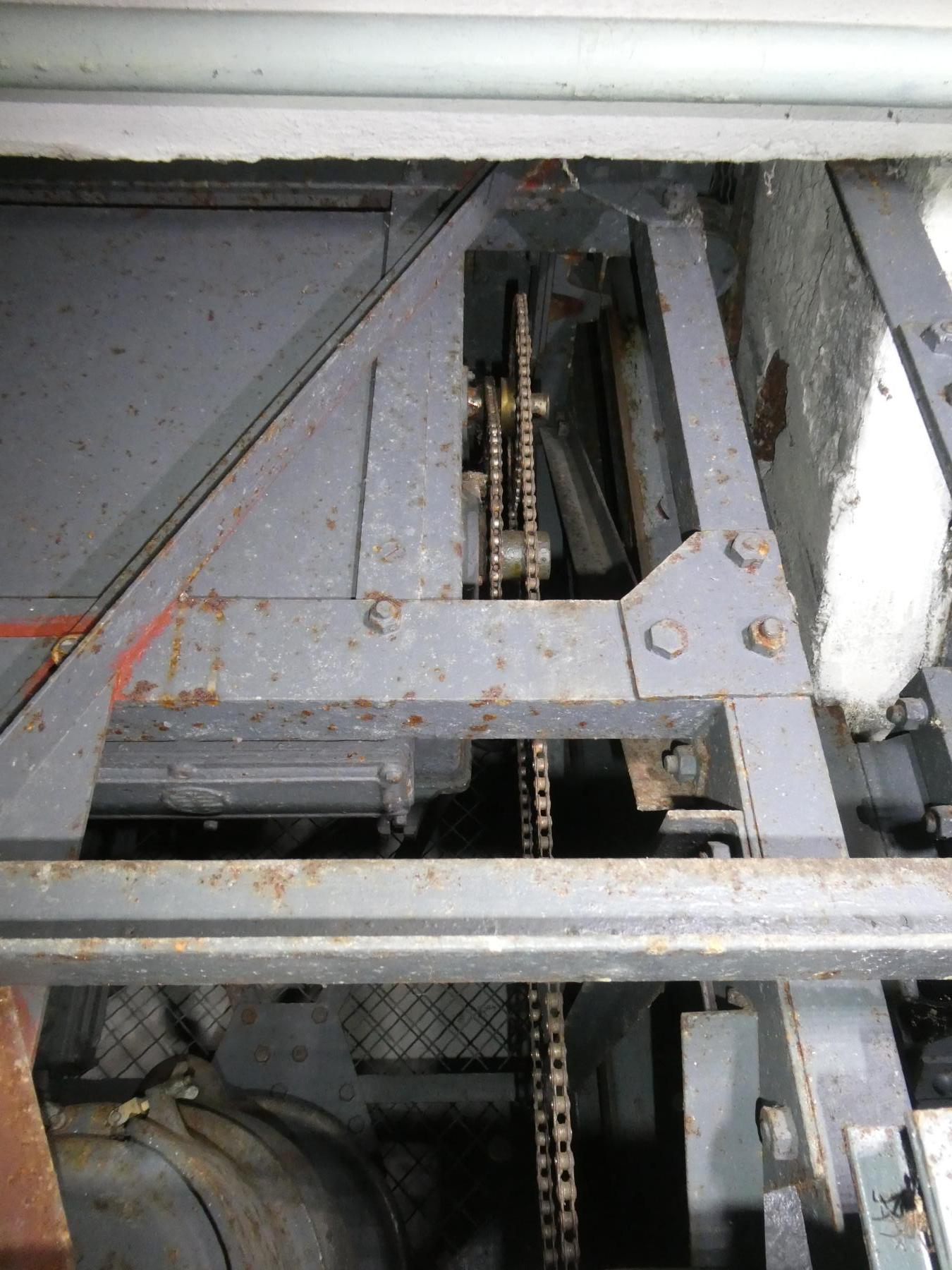 Ligne Maginot - COL DE GARDE (G) - EO10 - (Abri actif) - Bloc 1
Monte-charge - ELLENA Daniel - CUNY Philippe