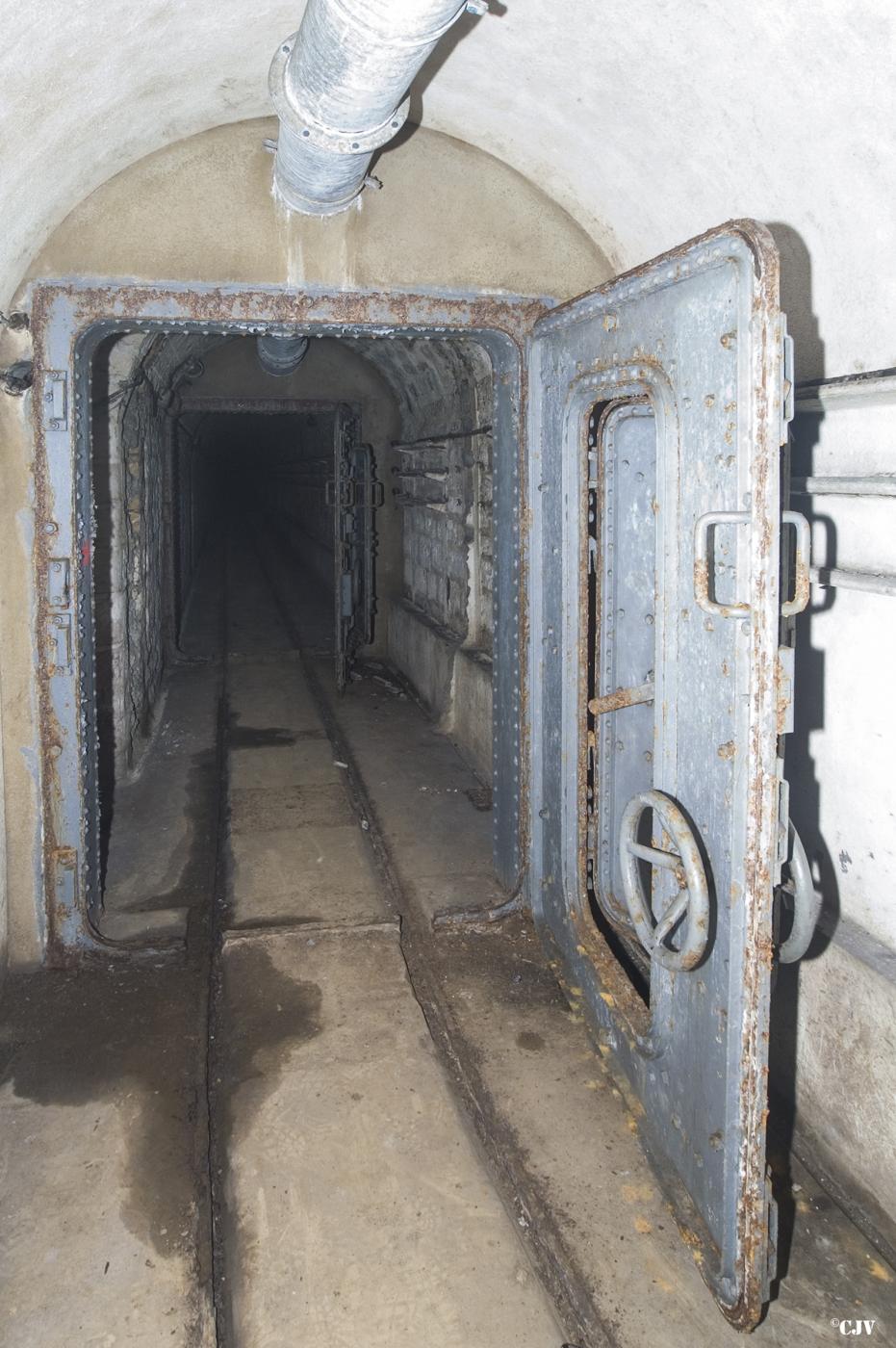 Ligne Maginot - LATIREMONT - A3 - (Ouvrage d'artillerie) - Bloc 1
La galerie du bloc - Lia VERMEULEN