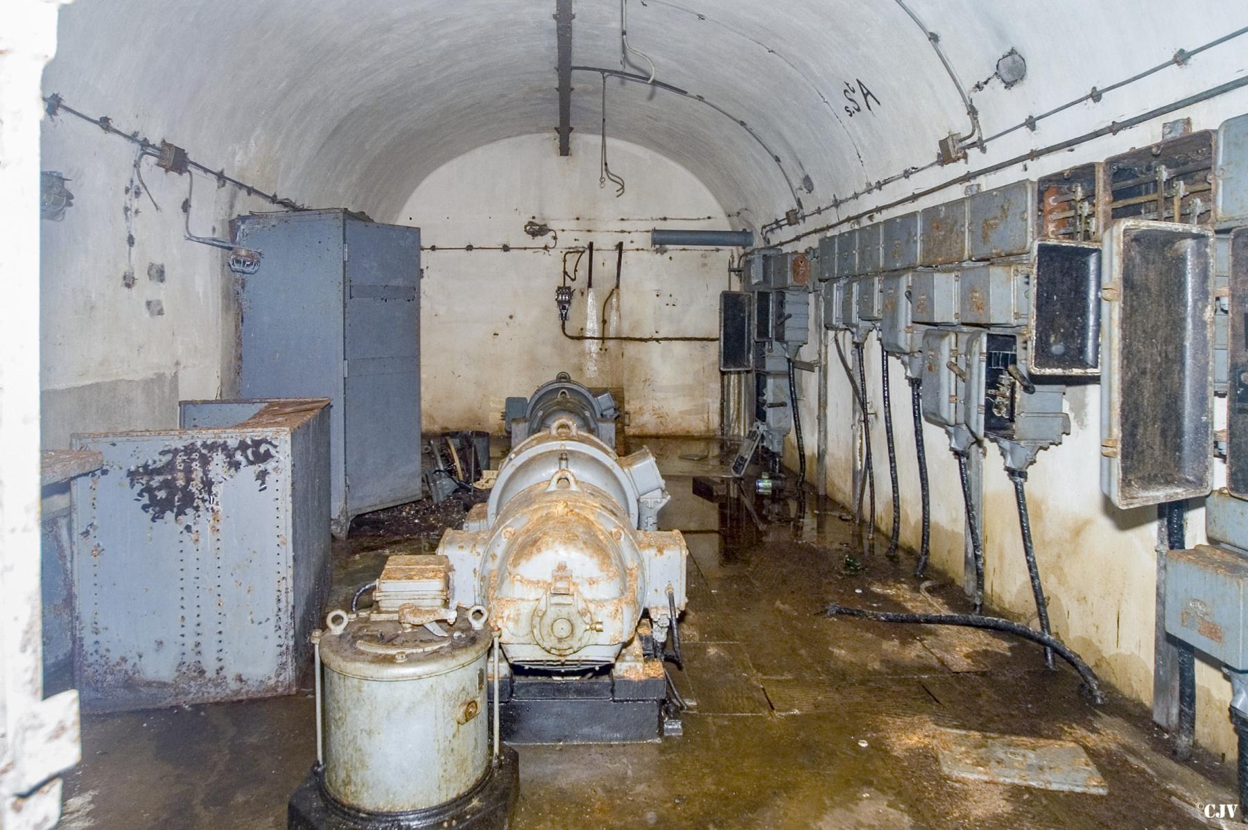 Ligne Maginot - LATIREMONT - A3 - (Ouvrage d'artillerie) - Sous-station électrique des blocs avant