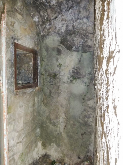 Ligne Maginot - COL DE LA TORRE - (Chambre de coupure) - Le couloir d'accès qui forme une chicane