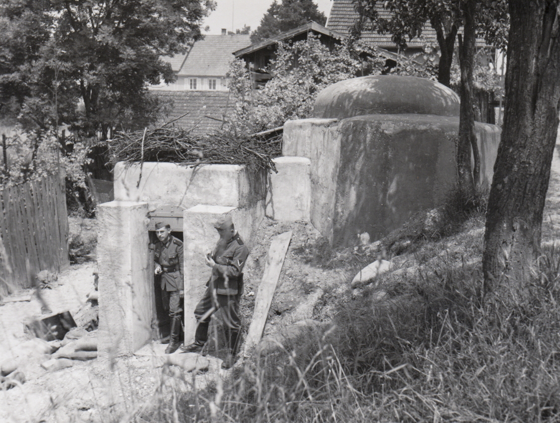 Ligne Maginot - B22 - ECLUSE 66 SUD - (Blockhaus pour arme infanterie) - Entrée coté sud - Inconnu