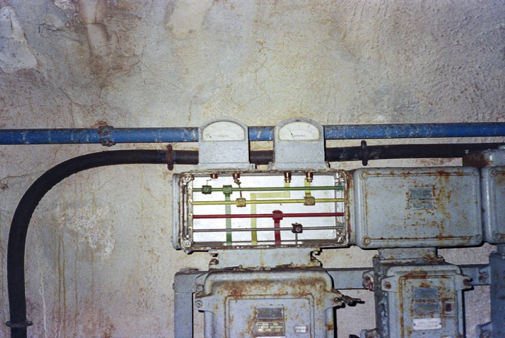 Ligne Maginot - COL DE GARDE (G) - EO10 - (Abri actif) - L'usine électrique
Le tableau électrique général de l'ouvrage