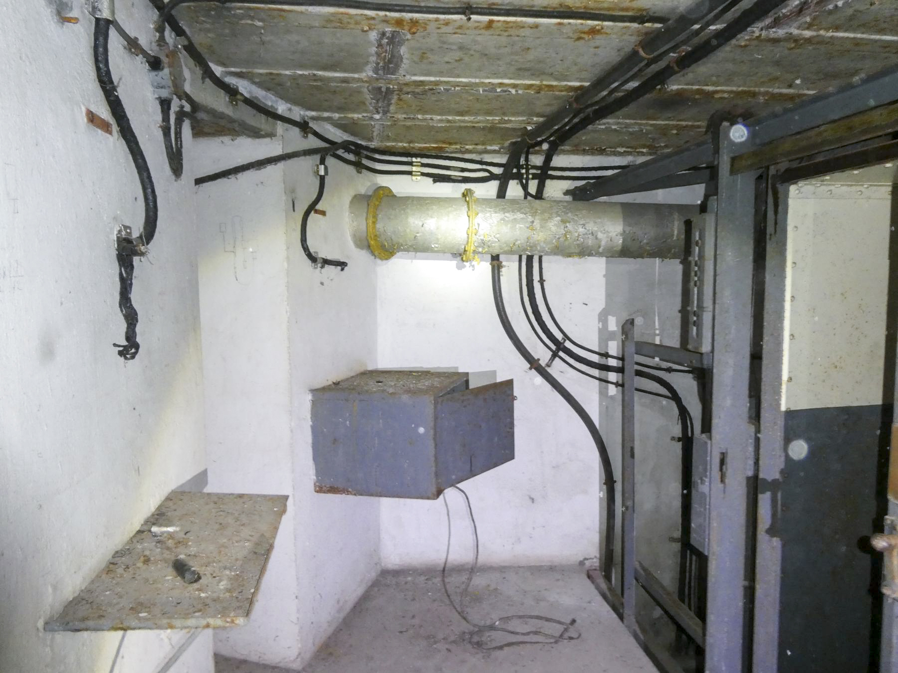 Ligne Maginot - COL DE GARDE (G) - EO10 - (Abri actif) - Bloc 1    - ELLENA Daniel - CUNY Philippe