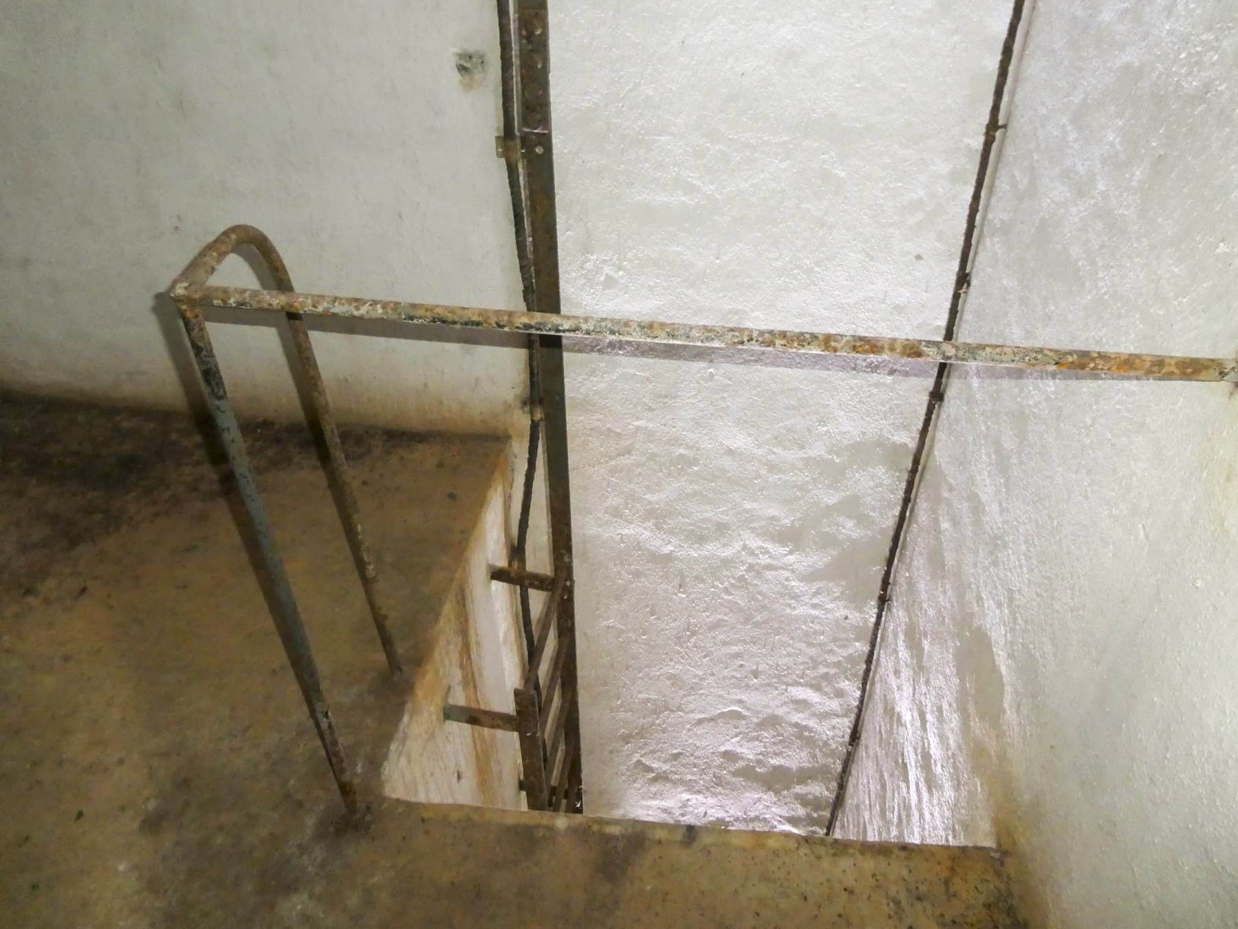 Ligne Maginot - COL DE GARDE (G) - EO10 - (Abri actif) - Bloc 3 - ELLENA Daniel - CUNY Philippe