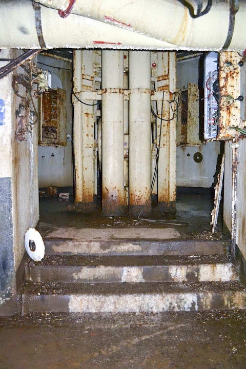 Ligne Maginot - ROCHONVILLERS - A8 - (Ouvrage d'artillerie) - Bloc 3
Tourelle pour deux tubes de 75 R 32
L'étage inférieur