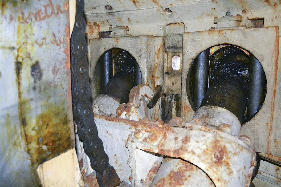 Ligne Maginot - ROCHONVILLERS - A8 - (Ouvrage d'artillerie) - Bloc 3
Tourelle pour deux tubes de 75 mle 32