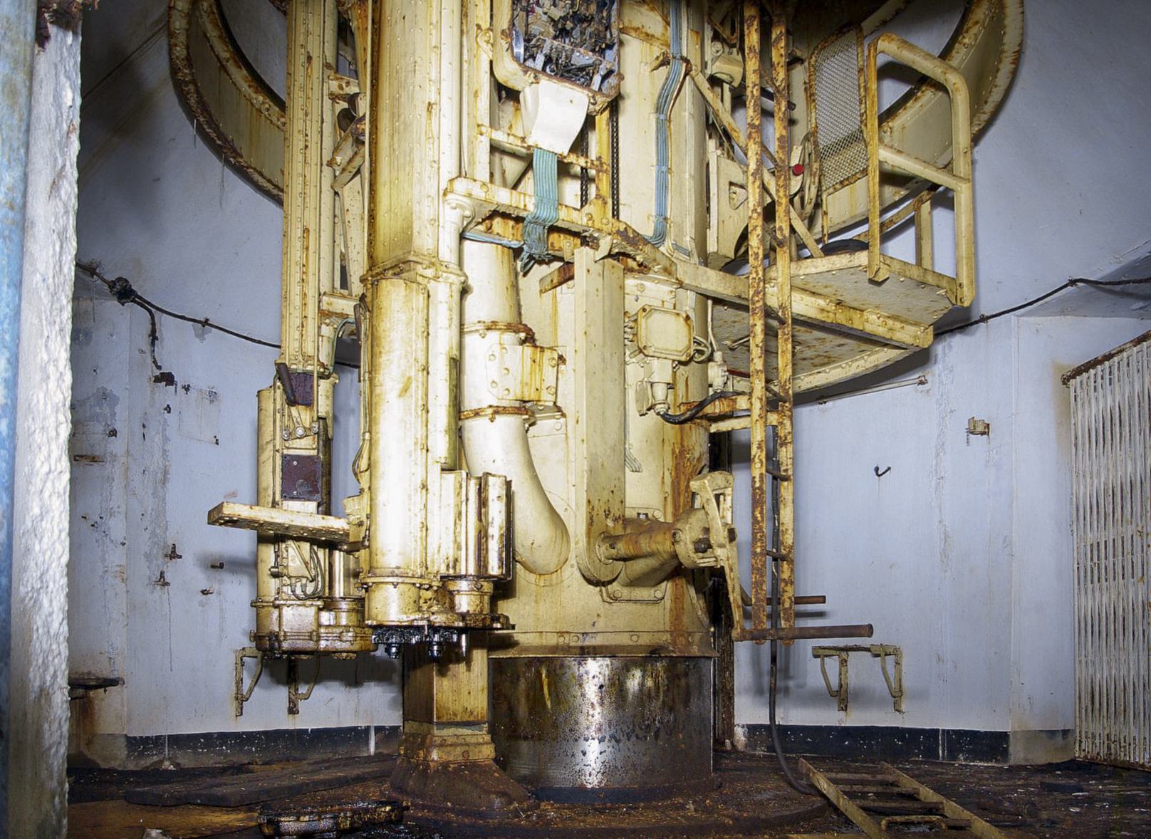 Ligne Maginot - ROCHONVILLERS - A8 - (Ouvrage d'artillerie) - Bloc 3
Corps de tourelle - Frédéric LISCH