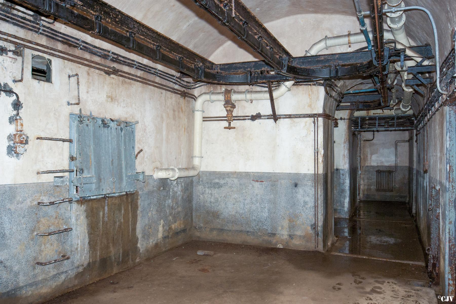 Ligne Maginot - ROCHONVILLERS - A8 - (Ouvrage d'artillerie) - Bloc 3
Local des douilles vides