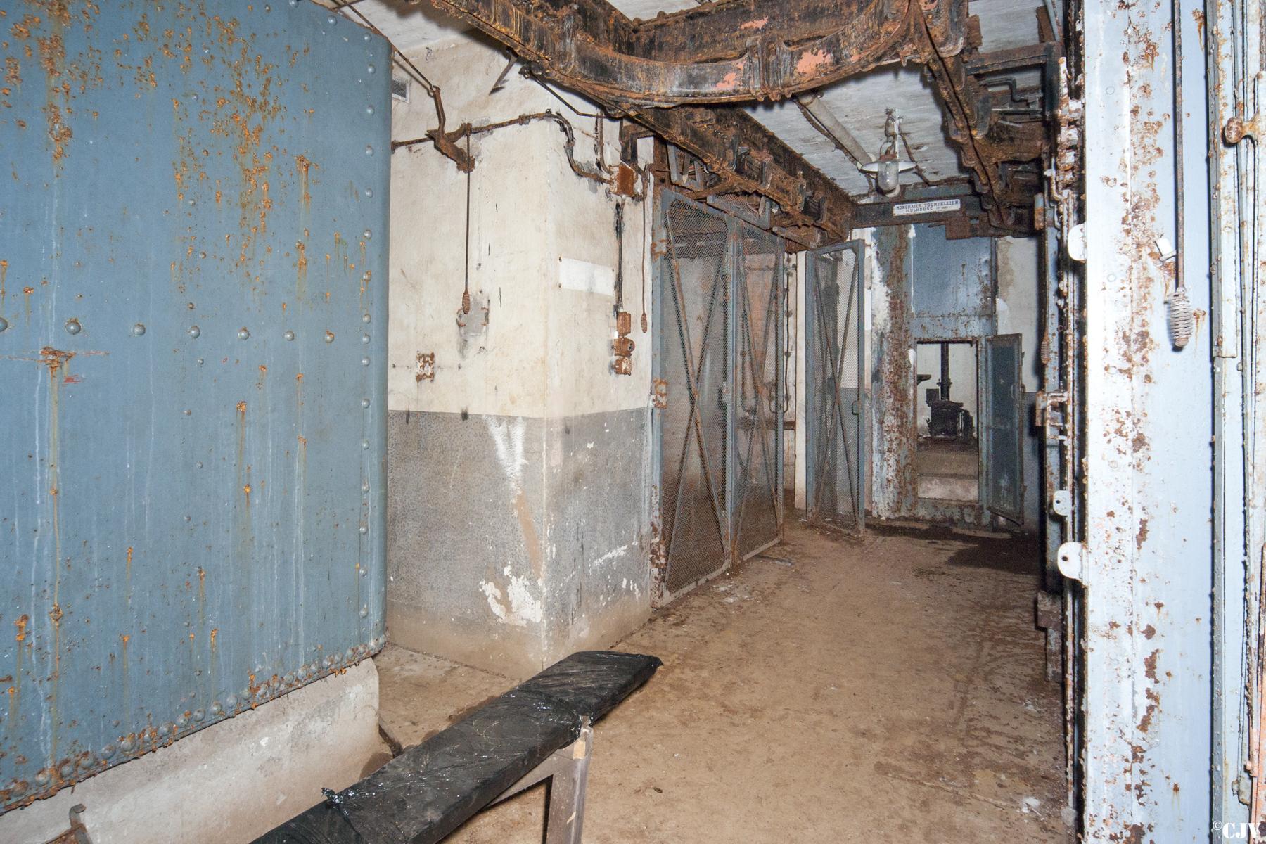 Ligne Maginot - ROCHONVILLERS - A8 - (Ouvrage d'artillerie) - Bloc 3
Etage intermédiaire - Lia VERMEULEN