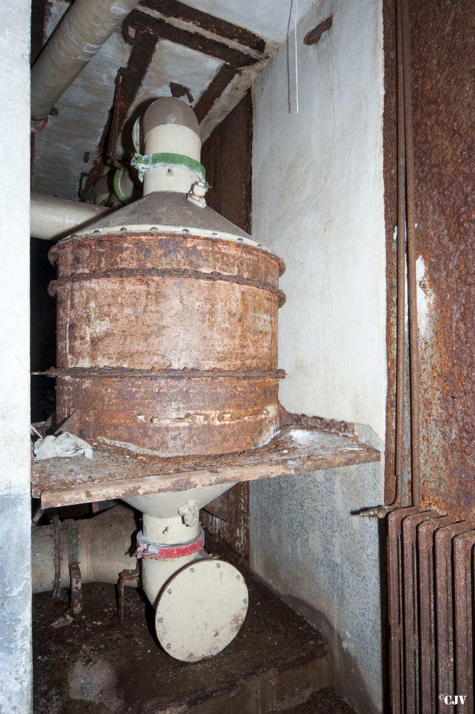 Ligne Maginot - ROCHONVILLERS - A8 - (Ouvrage d'artillerie) - Bloc 3
Filtre - Lia VERMEULEN