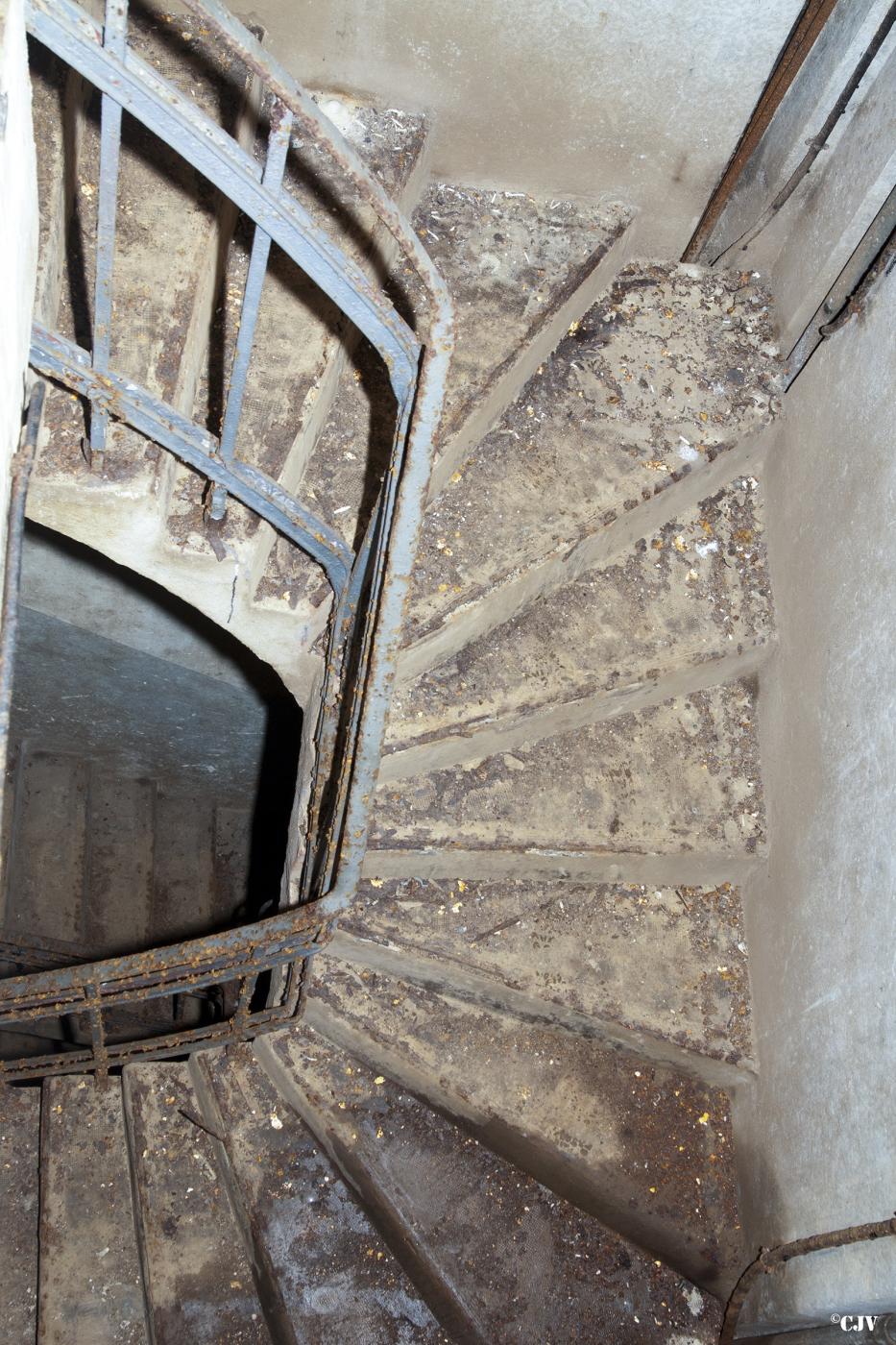 Ligne Maginot - ROCHONVILLERS - A8 - (Ouvrage d'artillerie) - Bloc 4
La cage d'escalier - Lia VERMEULEN