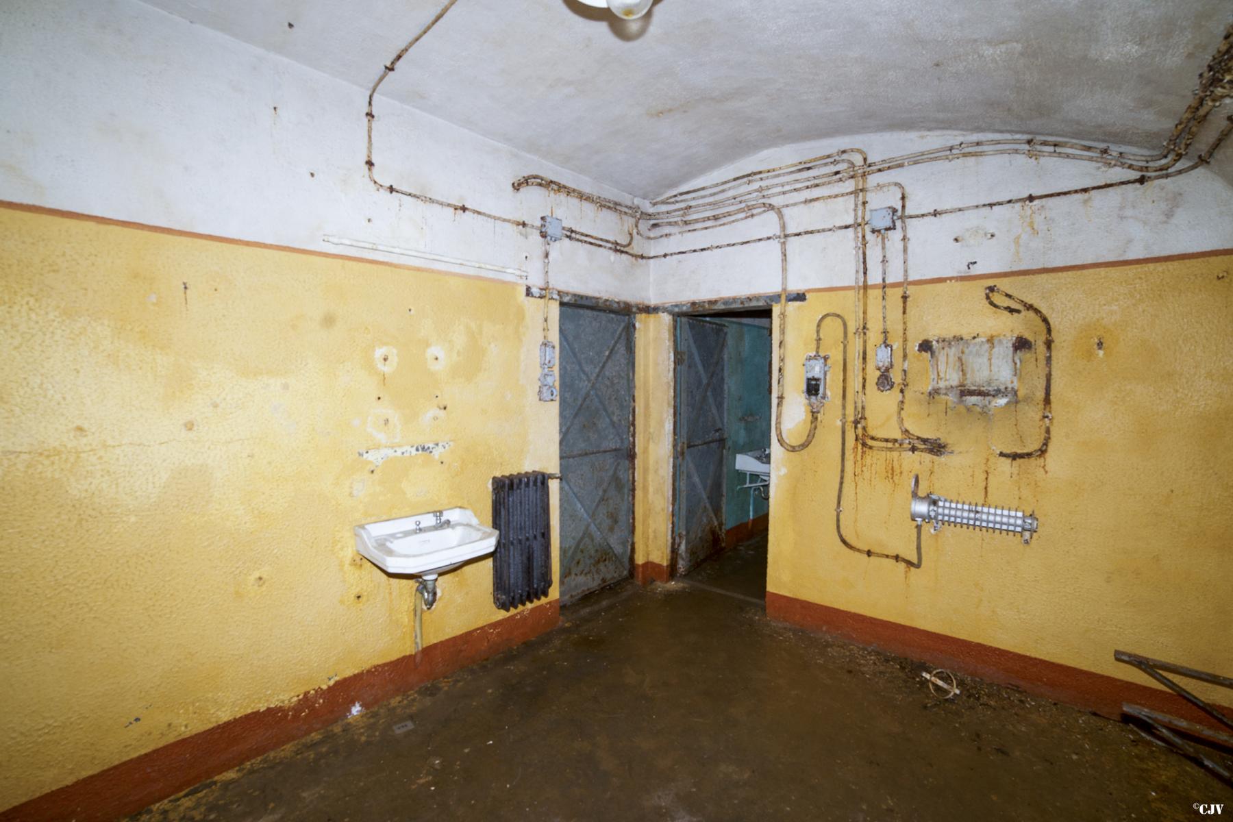 Ligne Maginot - ROCHONVILLERS - A8 - (Ouvrage d'artillerie) - Le PC de l'ouvrage - Lia VERMEULEN