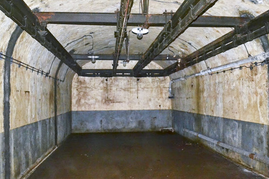 Ligne Maginot - ROCHONVILLERS - A8 - (Ouvrage d'artillerie) - Bloc 5
Le magasin à munitions M2 au pied du bloc