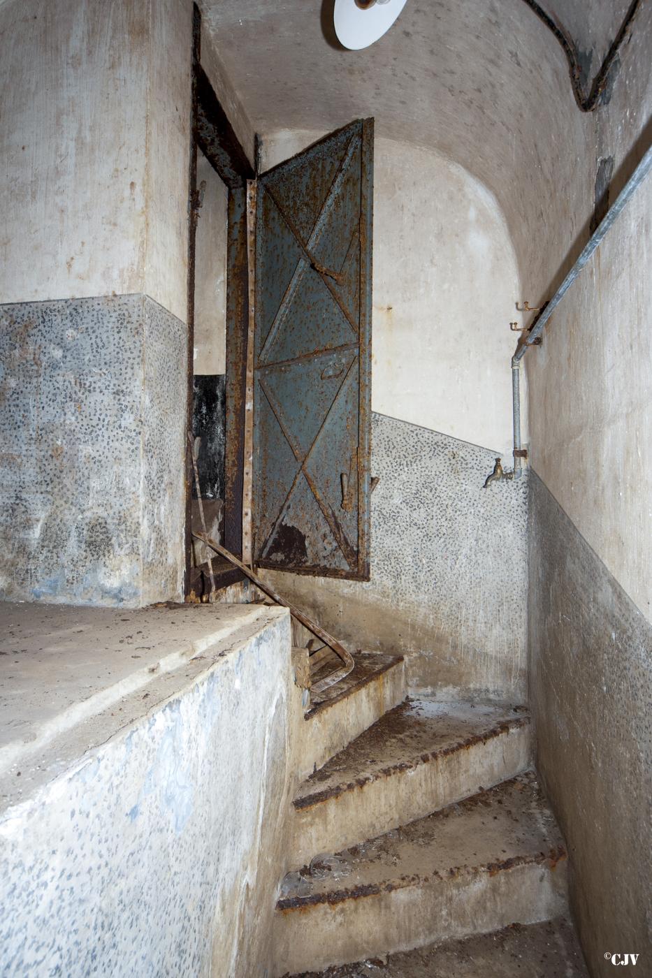 Ligne Maginot - ROCHONVILLERS - A8 - (Ouvrage d'artillerie) - Bloc 6
Les toilettes - Lia VERMEULEN