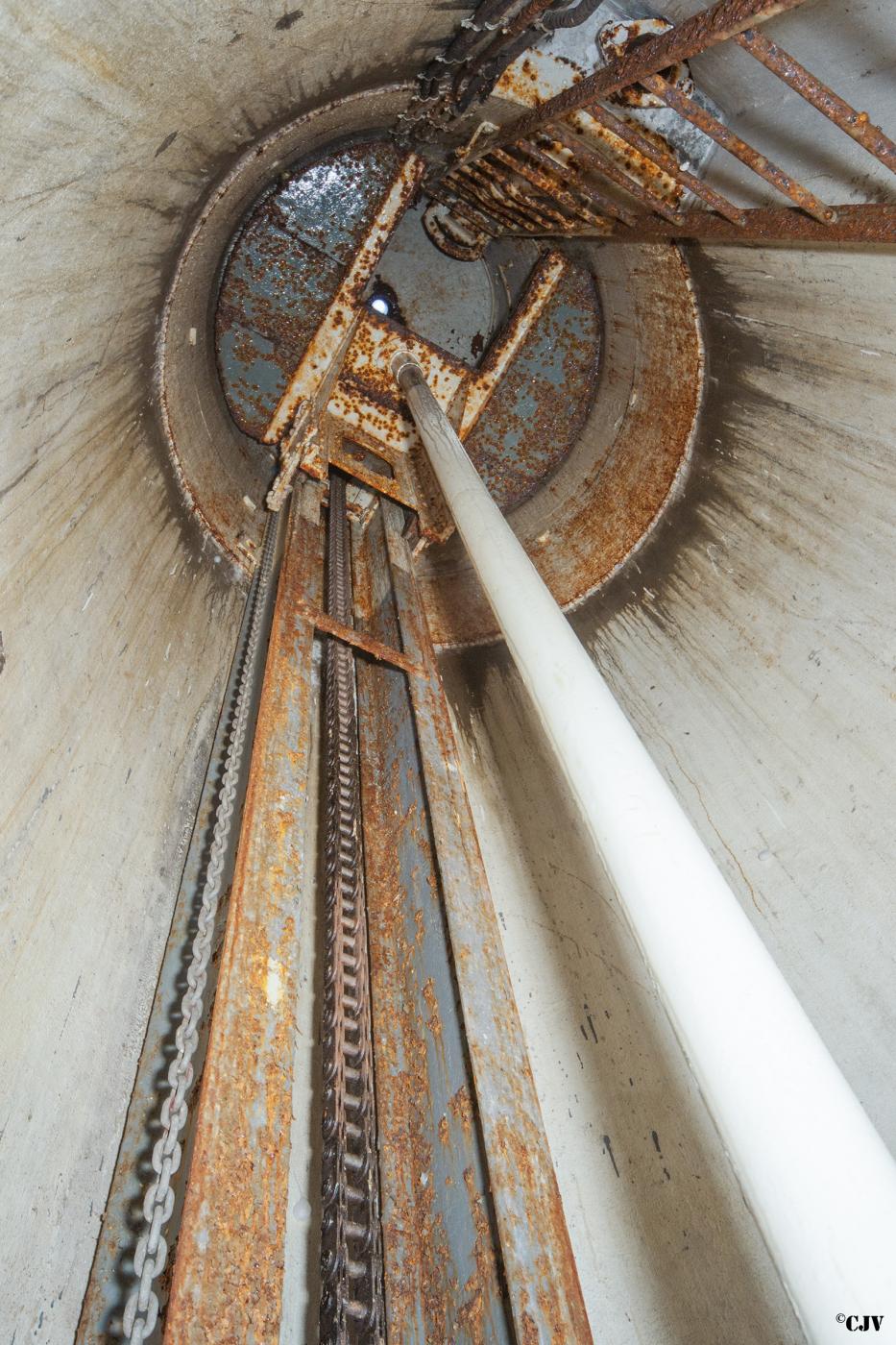 Ligne Maginot - ROCHONVILLERS - A8 - (Ouvrage d'artillerie) - Bloc 8
Une des cloches GFM - Lia VERMEULEN