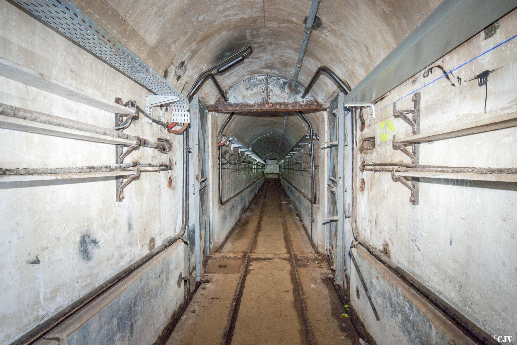 Ligne Maginot - ROCHONVILLERS - A8 - (Ouvrage d'artillerie) - Bloc 8
La galerie vers le bloc - Lia VERMEULEN