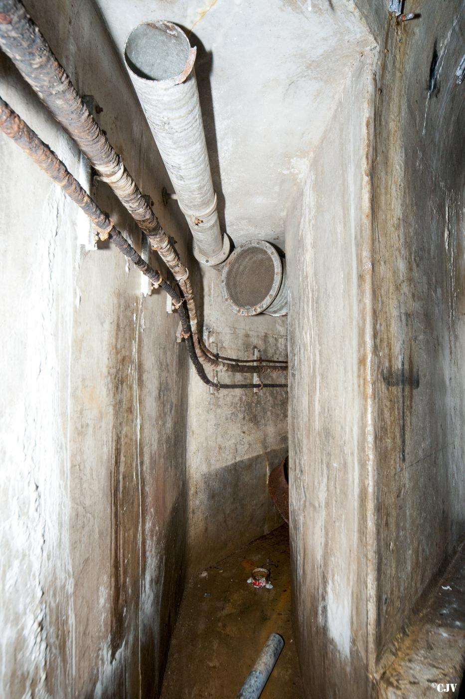 Ligne Maginot - ROCHONVILLERS - A8 - (Ouvrage d'artillerie) - Bloc 8
Passage de la ventilation - Lia VERMEULEN