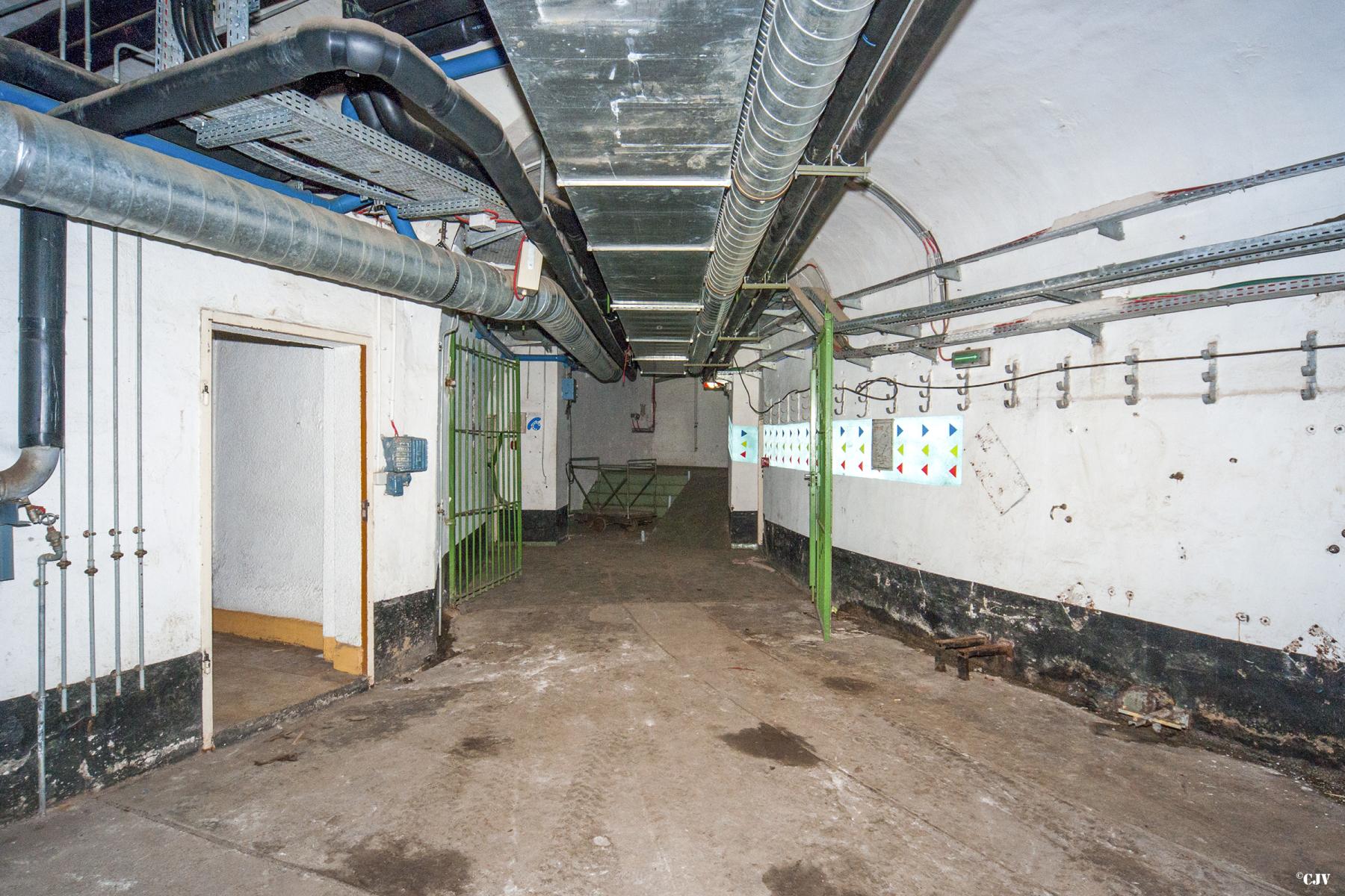 Ligne Maginot - ROCHONVILLERS - A8 - (Ouvrage d'artillerie) - Les aménagements du PC Guerre 
Galerie du M1 - Lia VERMEULEN