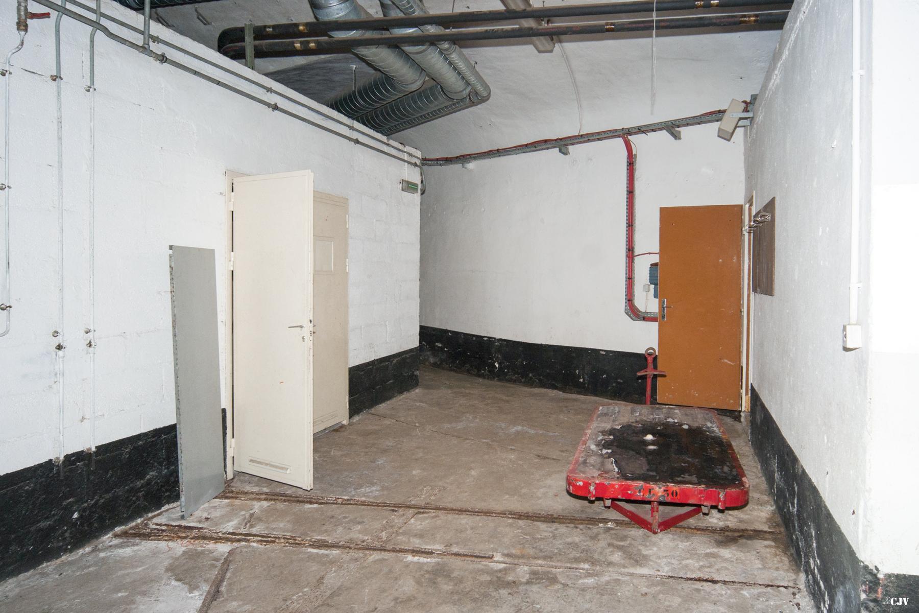 Ligne Maginot - ROCHONVILLERS - A8 - (Ouvrage d'artillerie) - Les aménagements du PC Guerre 
Galerie du M1 - Lia VERMEULEN