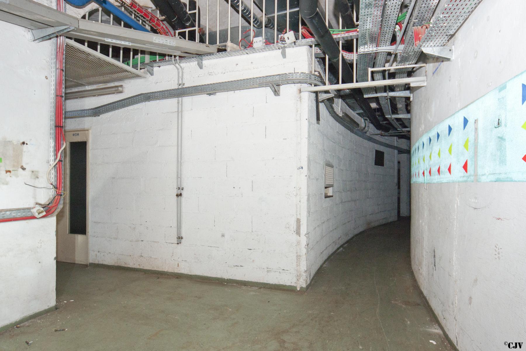 Ligne Maginot - ROCHONVILLERS - A8 - (Ouvrage d'artillerie) - Les aménagements du PC Guerre
Galerie du M1  - Lia VERMEULEN