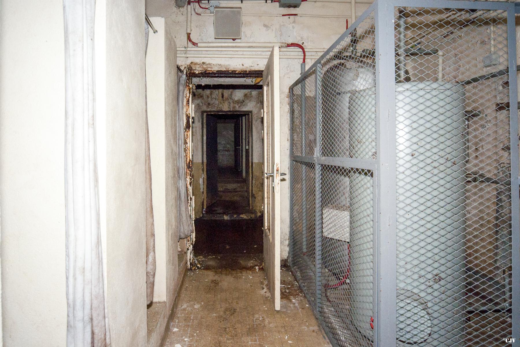 Ligne Maginot - ROCHONVILLERS - A8 - (Ouvrage d'artillerie) - Adaptation de la caserne pour l'utilisation par l'OTAN
Les chaudières et des douches - Lia VERMEULEN