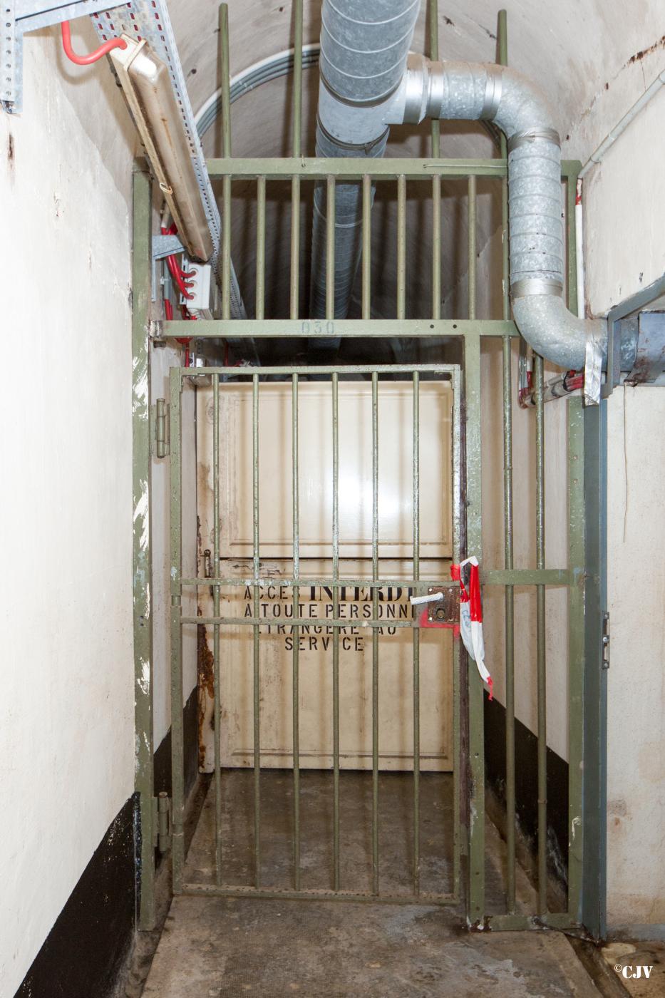 Ligne Maginot - ROCHONVILLERS - A8 - (Ouvrage d'artillerie) - Les aménagements du PC Guerre
Les magasins aux artifices - Lia VERMEULEN