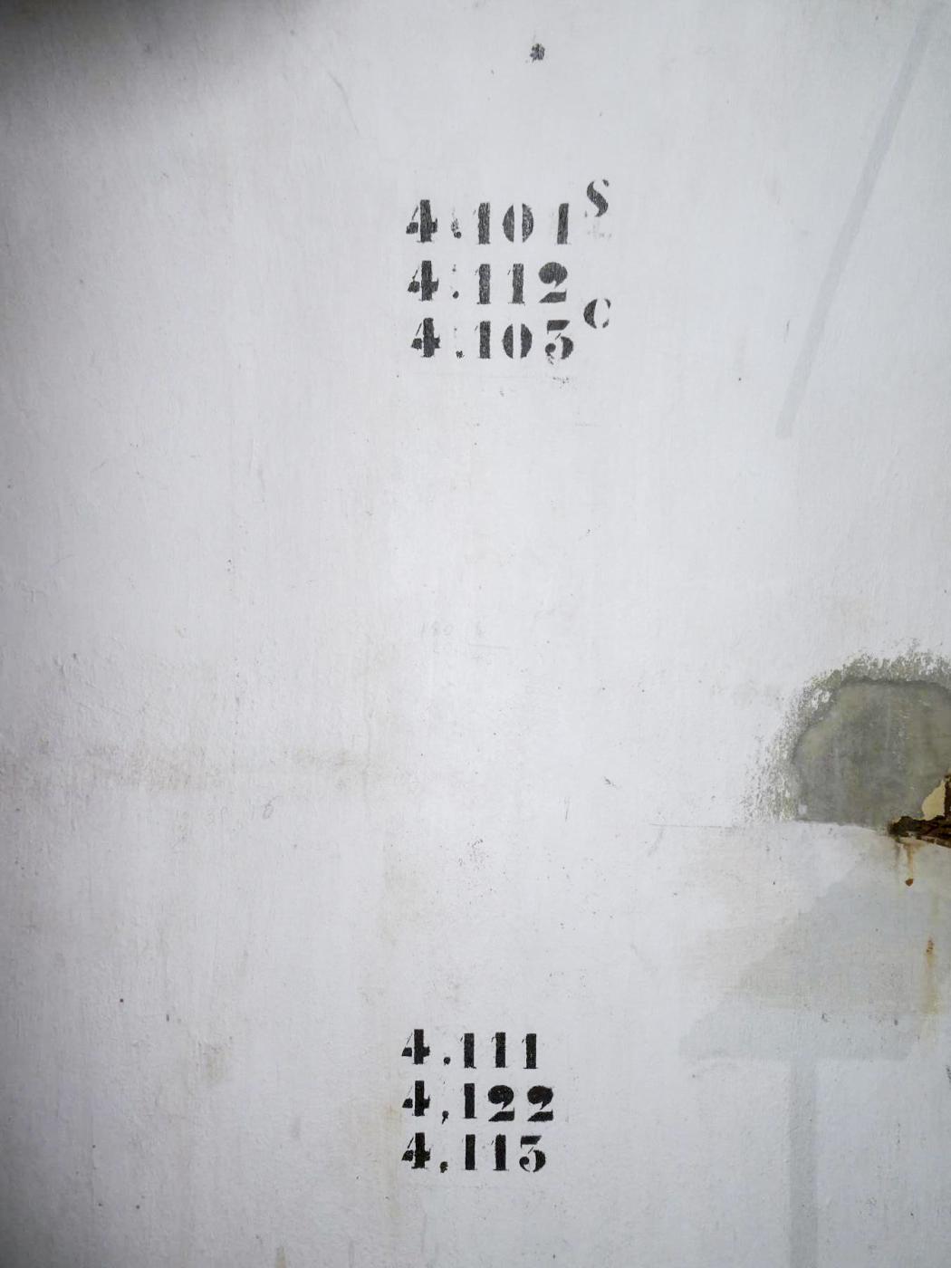 Ligne Maginot - COL DE GARDE (G) - EO10 - (Abri actif) - Bloc 4
Chambrée officiers
Numéros, matricules. - ELLENA Daniel - CUNY Philippe