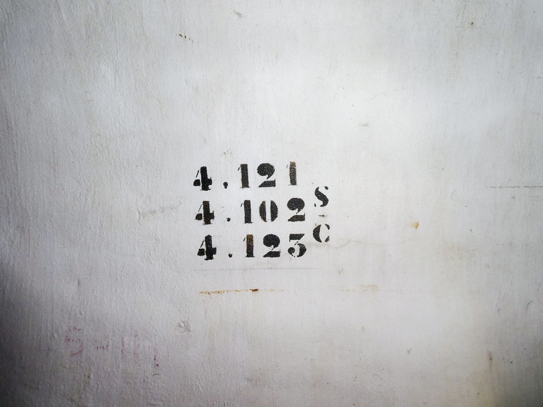 Ligne Maginot - COL DE GARDE (G) - EO10 - (Abri actif) - Bloc 4
Chambrée officiers
Numéros, matricules. - ELLENA Daniel - CUNY Philippe