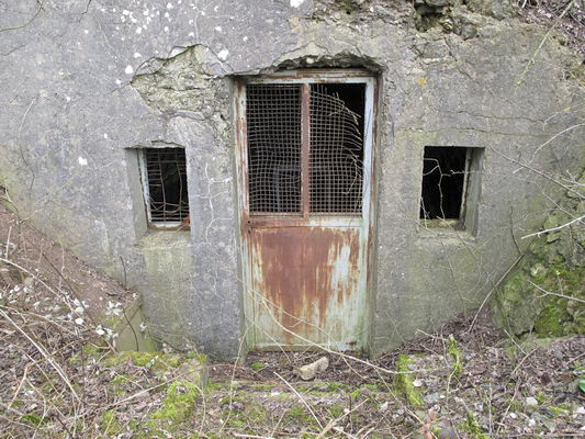 Ligne Maginot - ZEHNAECKER - (PC de Sous-Quartier) - L'une des deux alvéoles du PC - AALMA - www.lignemaginot.com