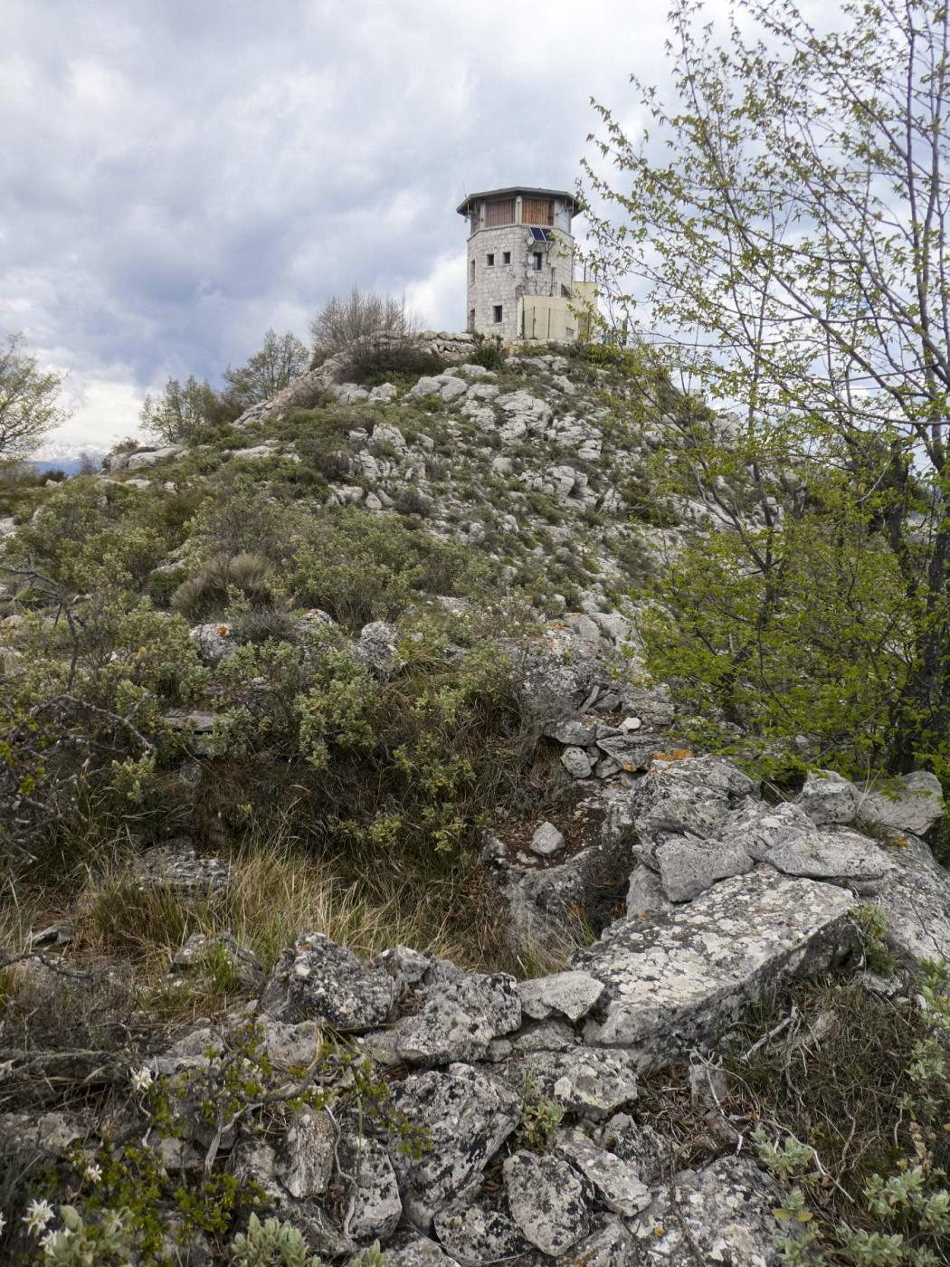 Ligne Maginot - CIME DES CABANELLES - (Observatoire d'artillerie) - Situation de la cuve observatoire  - ELLENA Daniel - CUNY Philippe