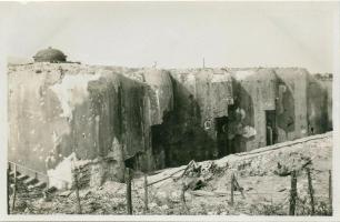 Ligne Maginot - HOCHWALD - (Ouvrage d'artillerie) - Bloc 6
Entonnoir de bombe allemande à proximité
