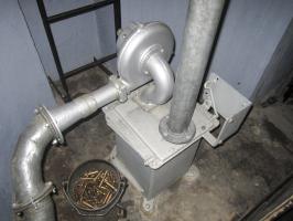 Ligne Maginot - OBERROEDERN SUD - RIEFFEL - (Casemate d'infanterie - Double) - Ventilateur et caisson de récupération des douilles