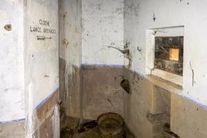 Ligne Maginot - ASCHBACH OUEST - (Casemate d'infanterie - Simple) - Créneau FM de défense de l'entrée
La cloche LG est sur la gauche