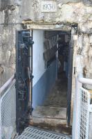 Ligne Maginot - OBERROEDERN SUD - RIEFFEL - (Casemate d'infanterie - Double) - Porte d'entrée surmontée du cartouche '1930'