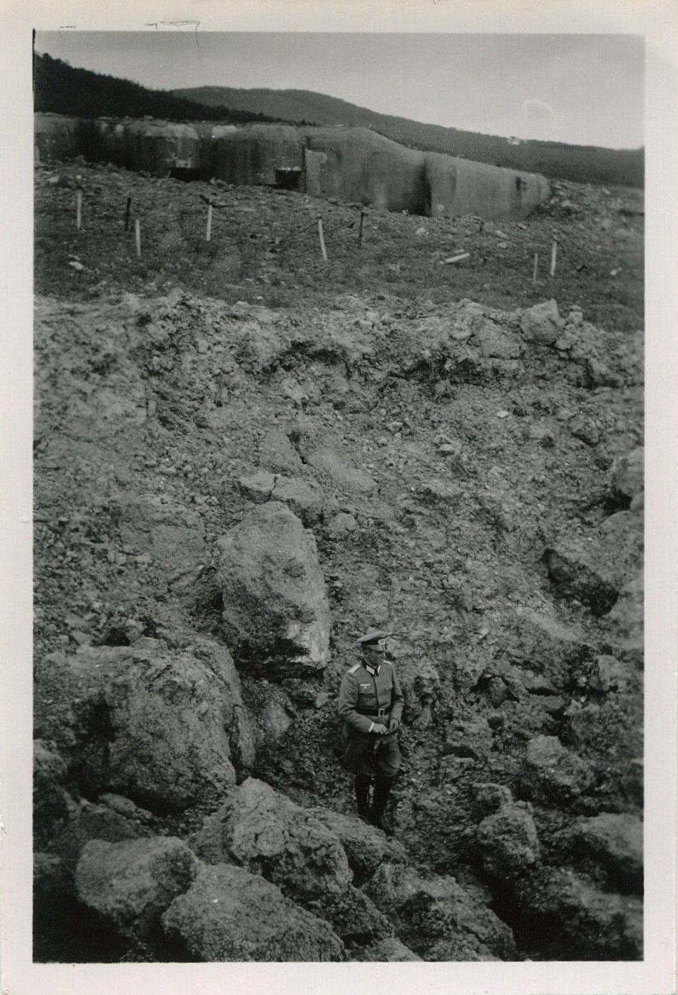 Ligne Maginot - HOCHWALD - (Ouvrage d'artillerie) - Bloc 6
Entonnoir de bombe allemande à proximité - Inconnu