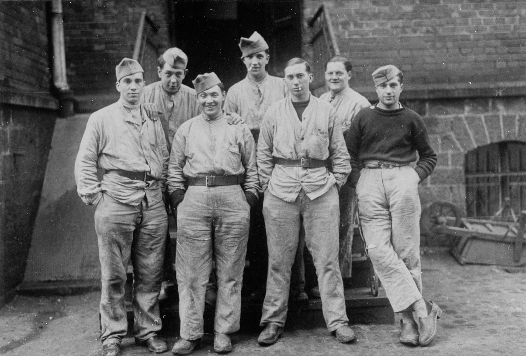 Ligne Maginot - 69° Régiment de Mitrailleurs d'Infanterie de Forteresse (69° RMIF) - Morhange 
Pontet, Zuber, Kerones, K,eppert, Pelé, ?, Joly