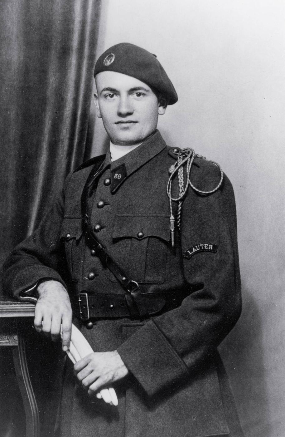 Ligne Maginot - 59° Régiment d'Artillerie Mobile de Forteresse (59° RAMF) - L'artilleur Viallon du 59° RAMF
Traditionnelle photo posée