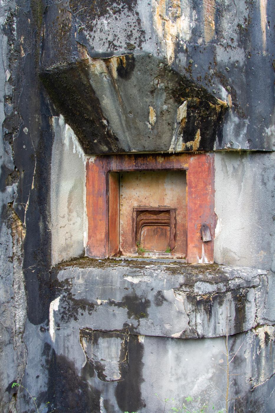 Ligne Maginot - HOCHWALD - (Ouvrage d'artillerie) - Bloc 13
Créneau pour obusier de 135 - Michel Teiten