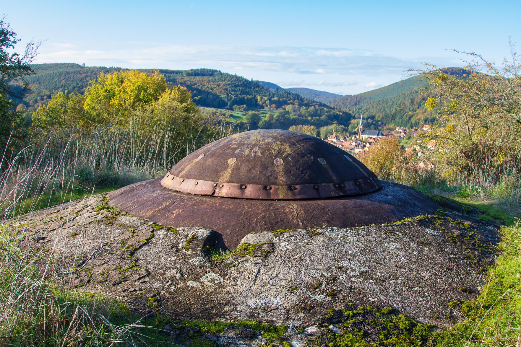 Ligne Maginot - FOUR A CHAUX - FAC - (Ouvrage d'artillerie) - Bloc 5
La tourelle de mitrailleuses dominant Lembach - Michel Teiten