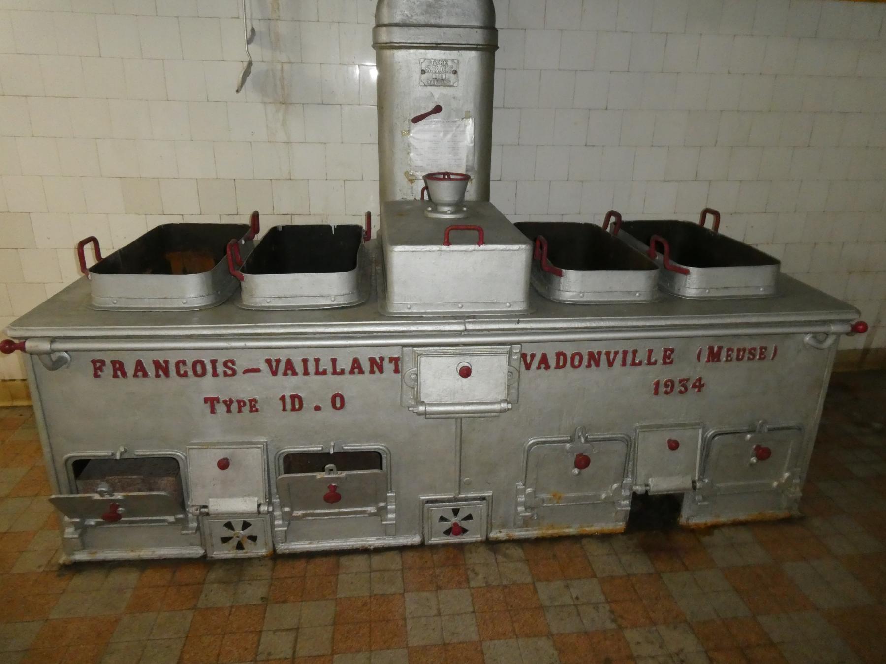 Ligne Maginot - François-Vaillant (FRANCOIS-VAILLANT) - Cuisinière à charbon François Vaillant type 1 D 00