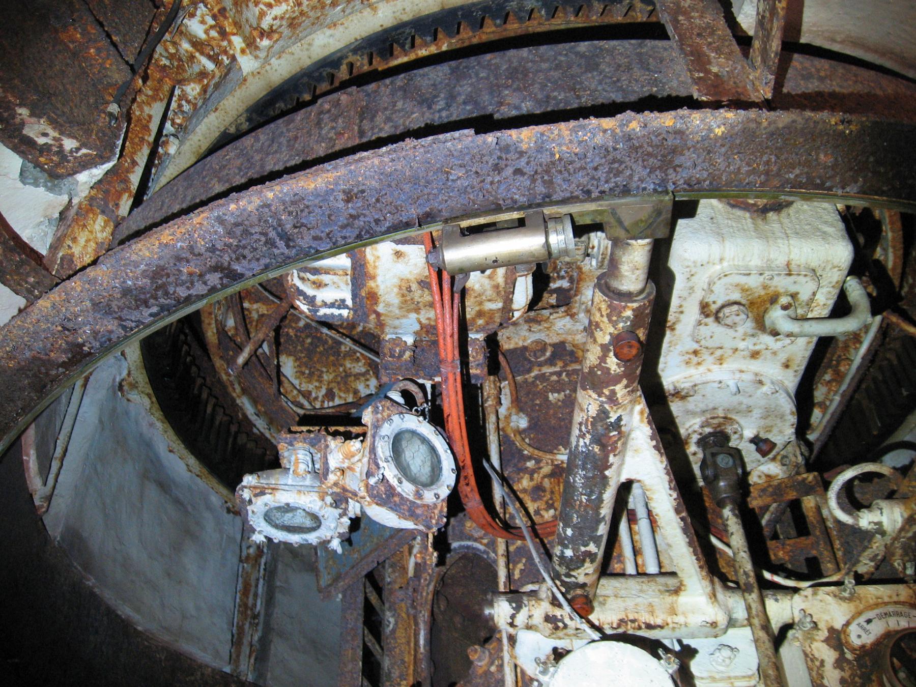 Ligne Maginot - SCHOENENBOURG - (Ouvrage d'artillerie) - Bloc 5
Détail de la T81 - Denis