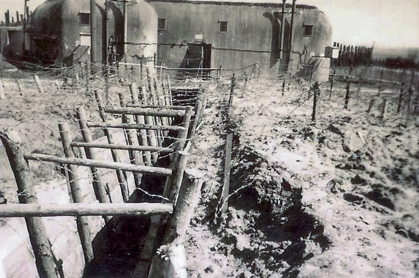 Ligne Maginot - OBERROEDERN SUD - RIEFFEL - (Casemate d'infanterie - Double) - La casemate et le réseau de tranchées menant vers le PA Roland.
C'est par là que se sont infiltrés les allemands