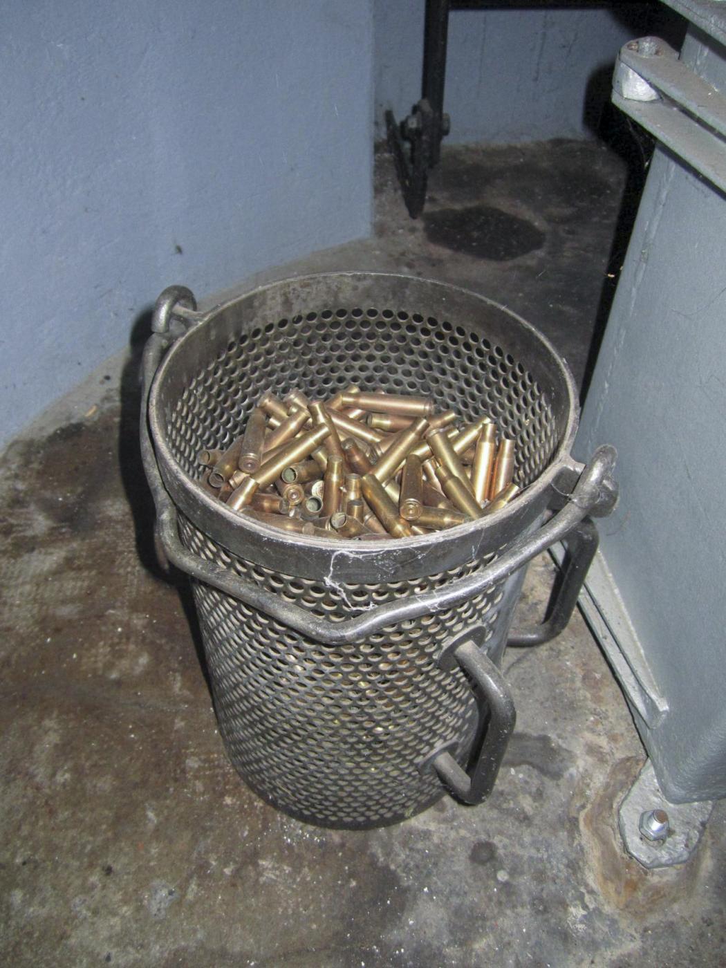 Ligne Maginot - OBERROEDERN SUD - RIEFFEL - (Casemate d'infanterie - Double) - Panier de récupération des douilles